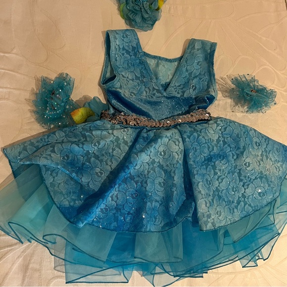Blue dance costume - Picture 3 of 5